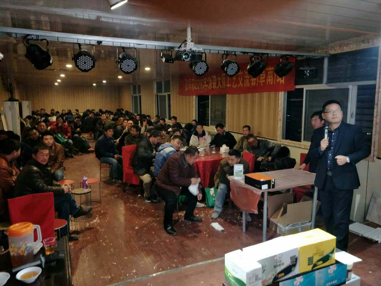 傳承工匠精神，數(shù)碼彩安徽阜南站工藝交流培訓進行中