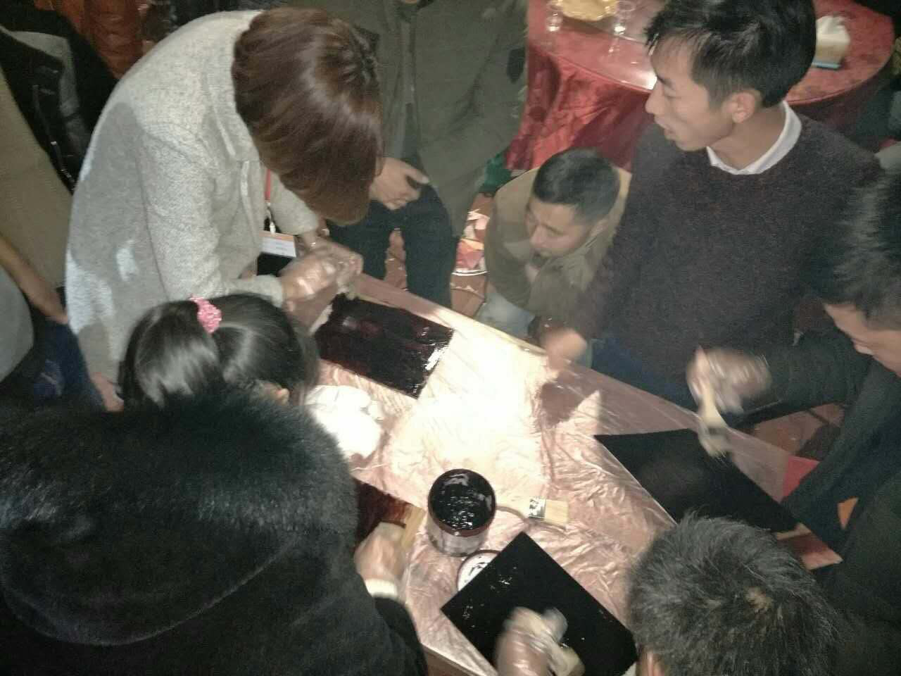 傳承工匠精神，數(shù)碼彩安徽阜南站工藝交流培訓進行中